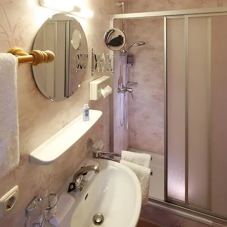 بيت ضيافة Hotel-gasthof Zimba 2*