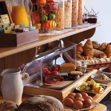 بيت ضيافة Hotel-gasthof Zimba 2*