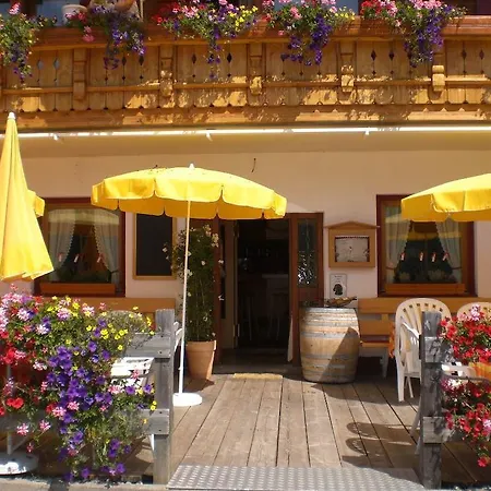 Hotel-gasthof Zimba دامولس