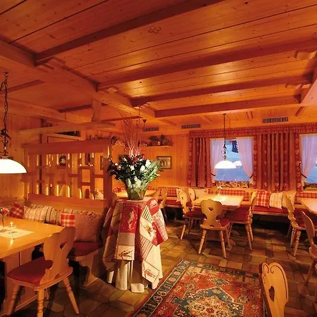 بيت ضيافة Hotel-gasthof Zimba دامولس