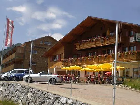 بيت ضيافة Hotel-gasthof Zimba 2*